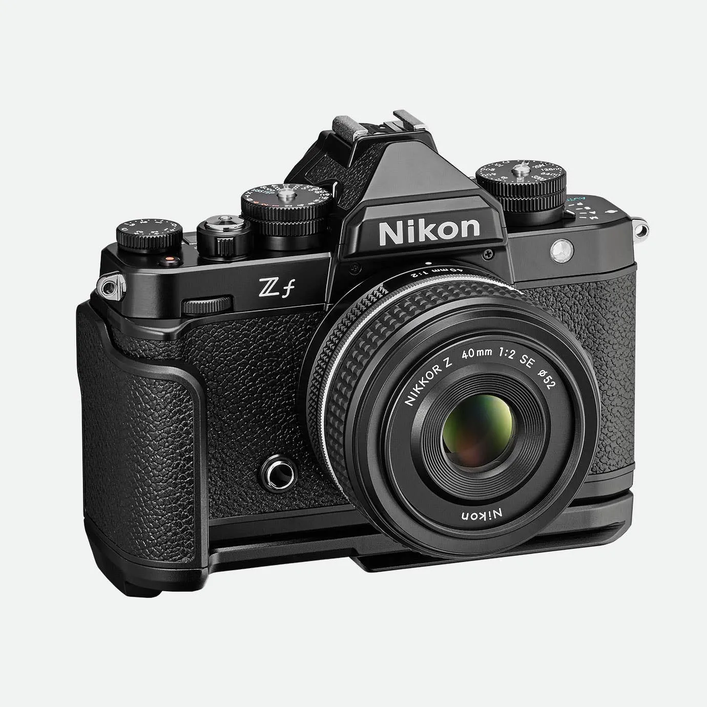 VOA120K001-1 NIKON fotoaparat Z f (BK) + 40mm SE Kit + SmallRig grip